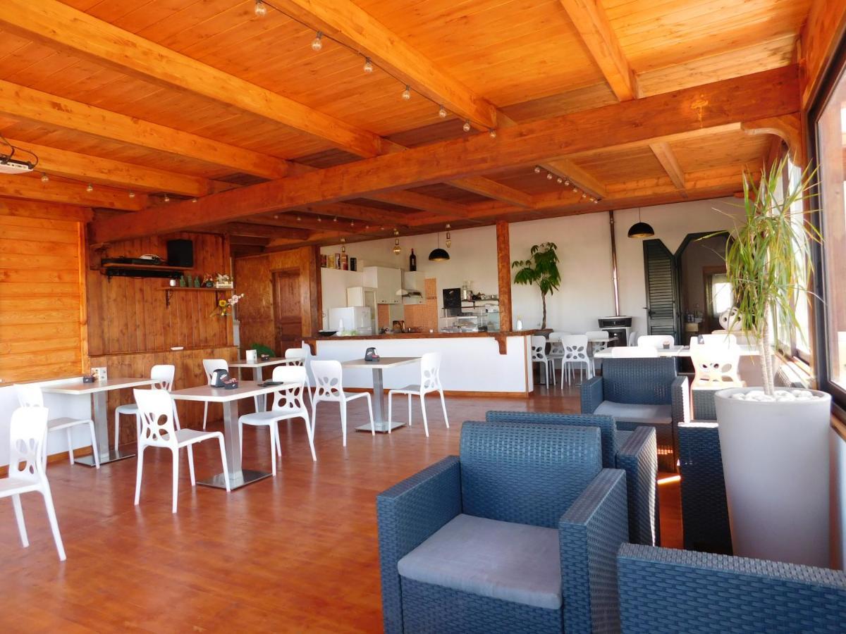 Villa Raggio Di Sole Parcheggio Privato ポルト・チェザーレオ エクステリア 写真